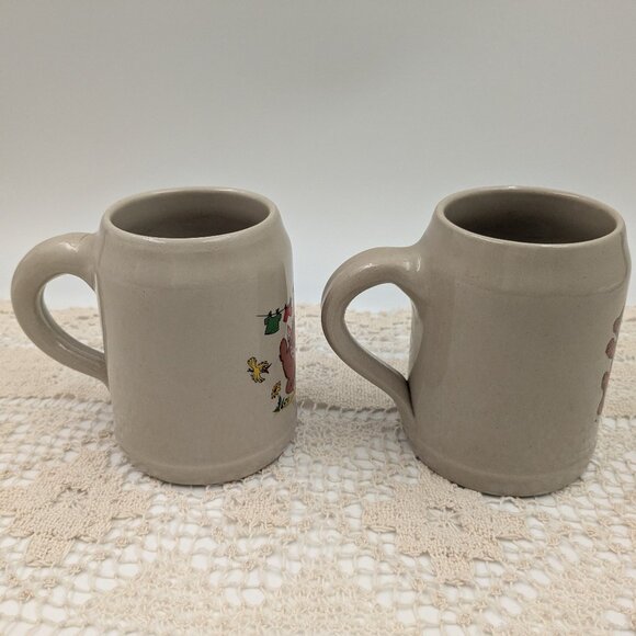 Pair of Adorable Stoneware Mugs / Steins Adorned with Vintage Style Bears - Picture 3 of 8